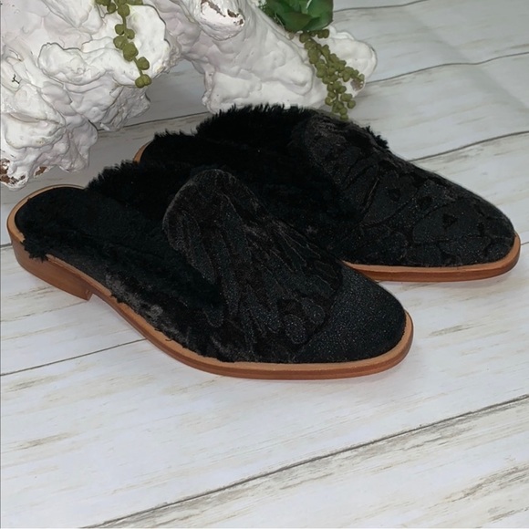 Free People Butterfly Effect Black Velvet Faux Sherpa Lined Flats EU 36/37 BNWOB - Picture 6 of 14
